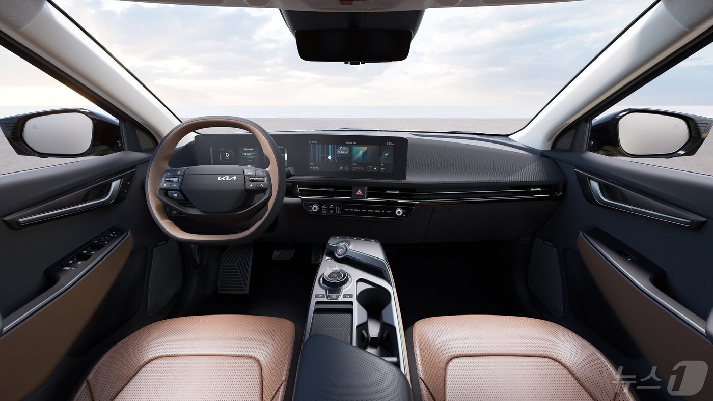 본문 이미지 - 기아의 더 뉴 EV6 실내.(기아 제공) 