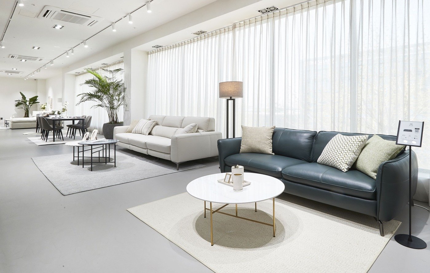 본문 이미지 - 서울 서초구에 위치한 '까사미아 서래마을점' 모습. /신세계까사 제공