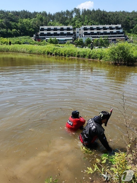 본문 이미지 - 실종된 6세 남아를 찾기 위해 구조당국이 수색을 하고 있다. (청도소방서 제공) 2024.5.15/뉴스1