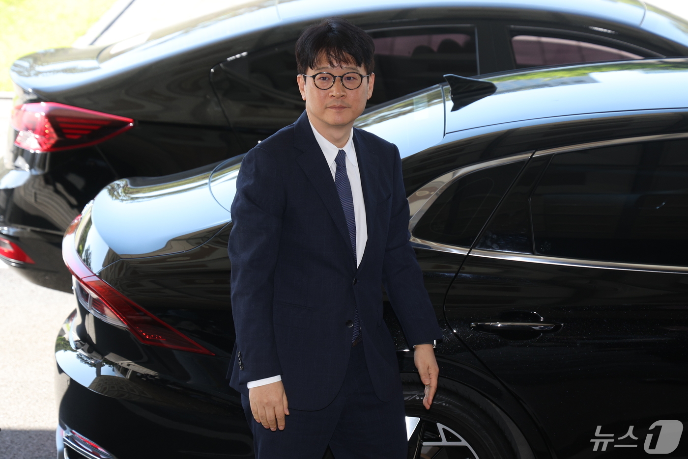 (서울=뉴스1) 박정호 기자 = 이창수 신임 서울중앙지검 검사장이 16일 오전 서울 서초구 서초동 서울중앙지방검찰청으로 출근하고 있다. 2024.5.16/뉴스1