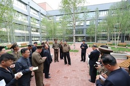 북한, 노동당 중앙간부학교 완공…김정은 