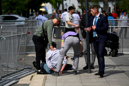 [포토] 슬로바키아 총리 총격한 용의자 현장에서 체포