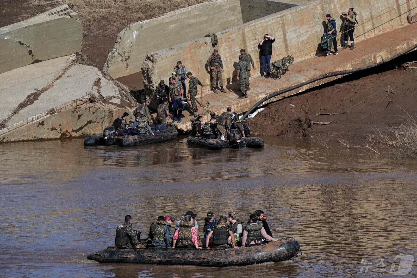 본문 이미지 - 브라질 남부 지역이 홍수 여파로 큰 피해를 입었다. ⓒ AFP=뉴스1