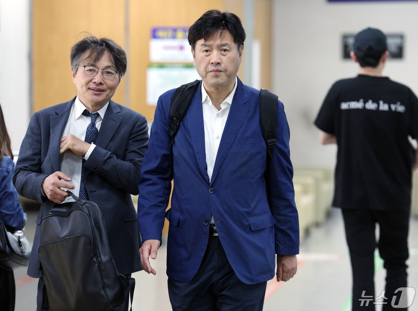 본문 이미지 - 대장동 민간업자들에게 10억 원이 넘는 불법 정치자금과 뇌물을 받은 혐의로 기소된 김용 전 민주연구원 부원장. 2024.5.16/뉴스1 ⓒ News1 박정호 기자