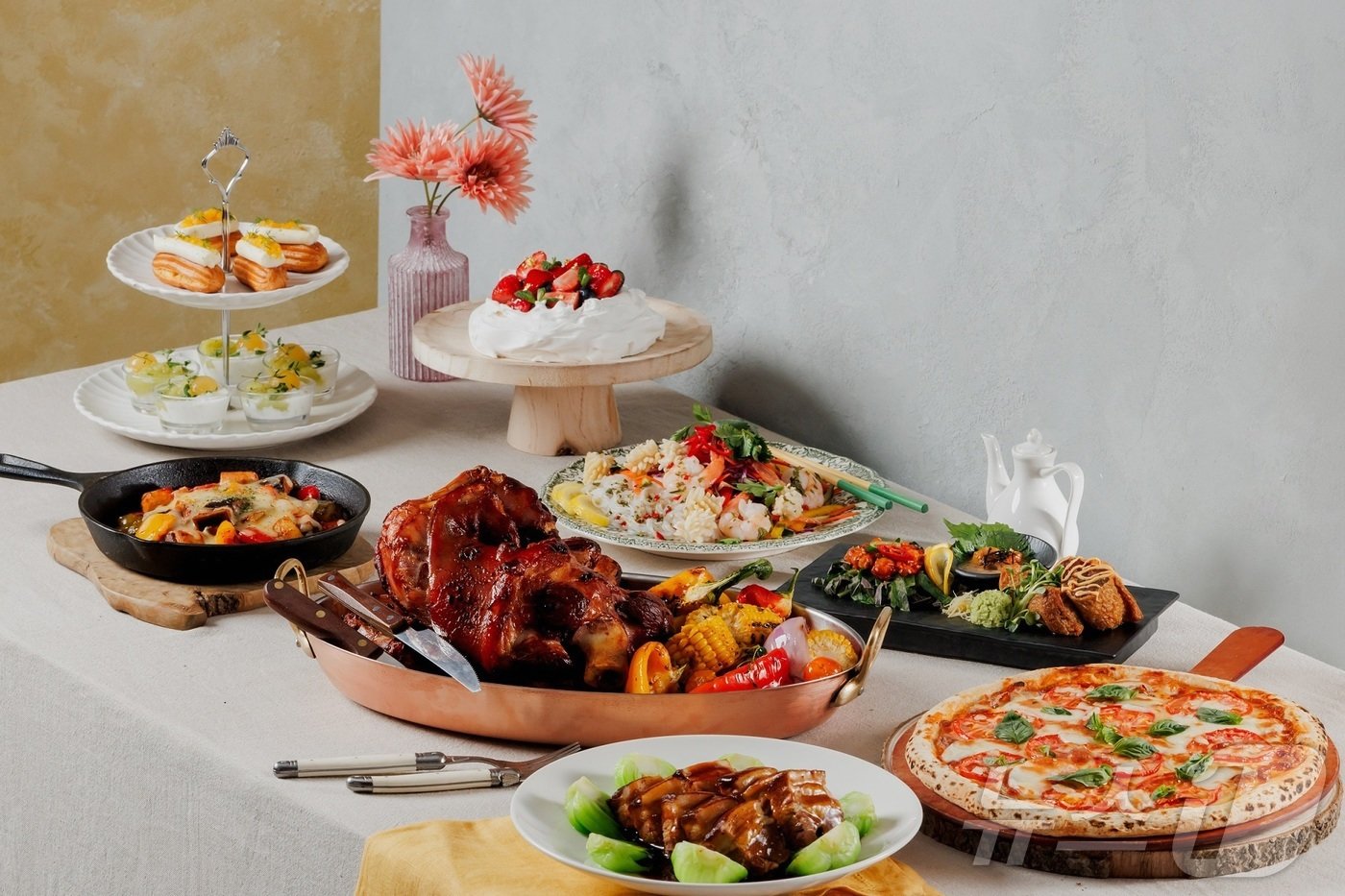 본문 이미지 - 노보텔 앰배서더 서울 동대문 푸드익스체인지가 진행하는 '월드 베스트 클래식' 프로모션 메뉴.(노보텔 동대문 제공)