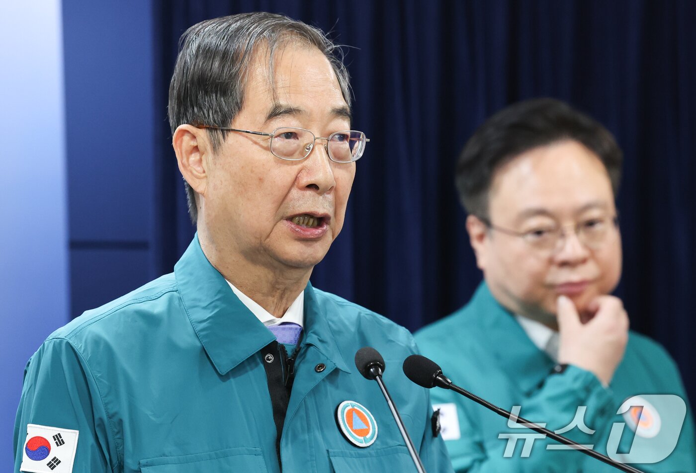 본문 이미지 - 한덕수 국무총리가 16일 서울 종로구 정부서울청사에서 의대정원 증원 집행정지 항고심 관련 대국민담화를 하고 있다. 2024.5.16/뉴스1 ⓒ News1 허경 기자