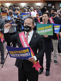 간호법 반대 외치는 황규석 서울시의사회장
