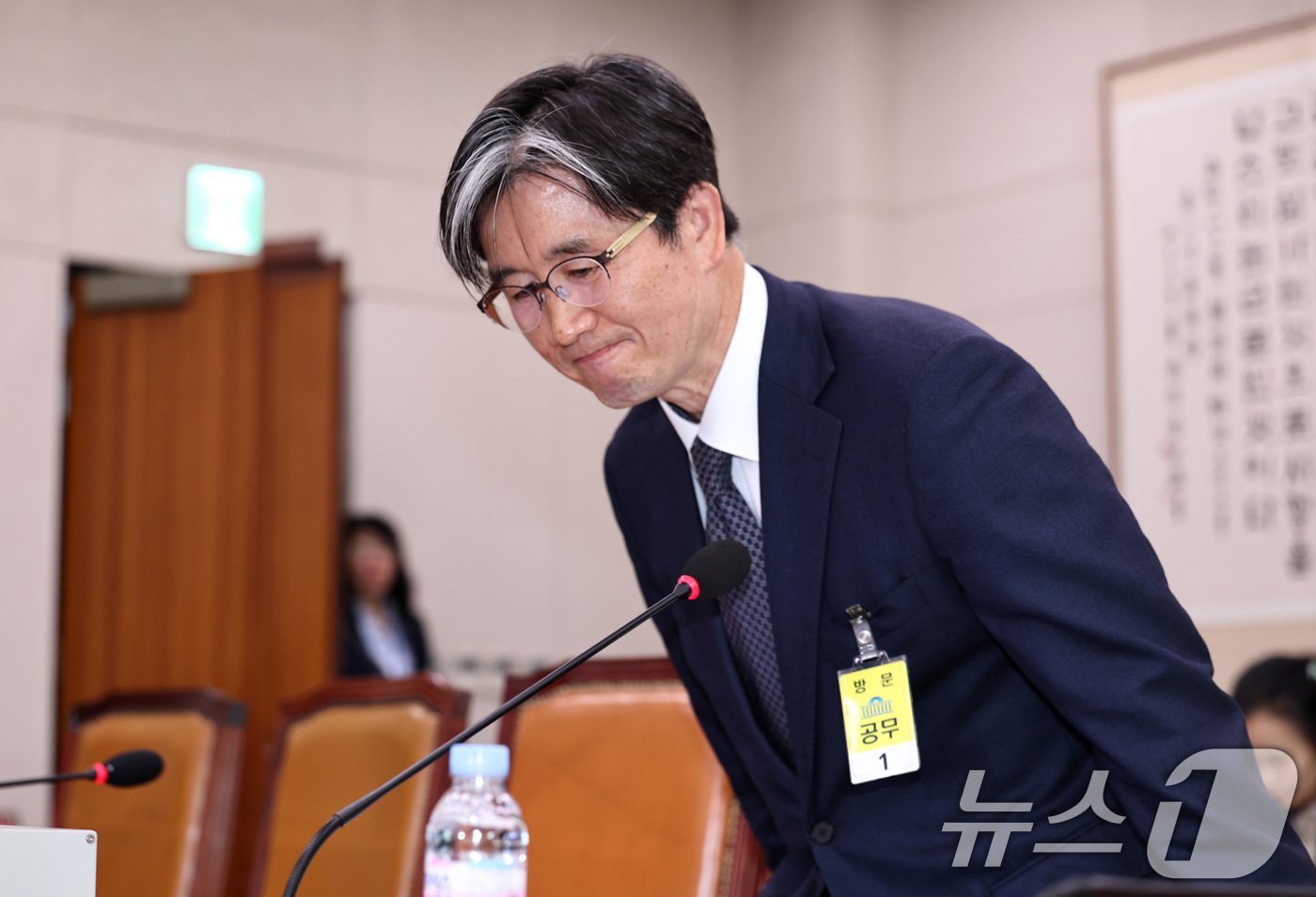 본문 이미지 - 오동운 고위공직자범죄수사처장 후보가 17일 오전 서울 여의도 국회에서 열린 법제사법위원회의 인사청문회에서 모두발언을 마치고 자리에 앉고 있다. 2024.5.17/뉴스1 ⓒ News1 구윤성 기자