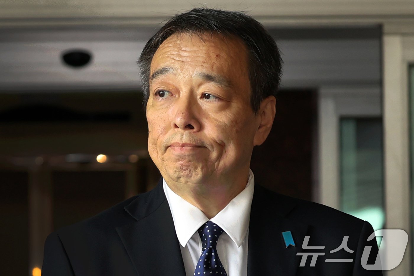 본문 이미지 - 미즈시마 고이치 신임 주한 일본대사가 17일 서울 강서구 김포공항에서 입국하며 부임 소감을 밝히고 있다. 2024.5.17/뉴스1 ⓒ News1 김명섭 기자