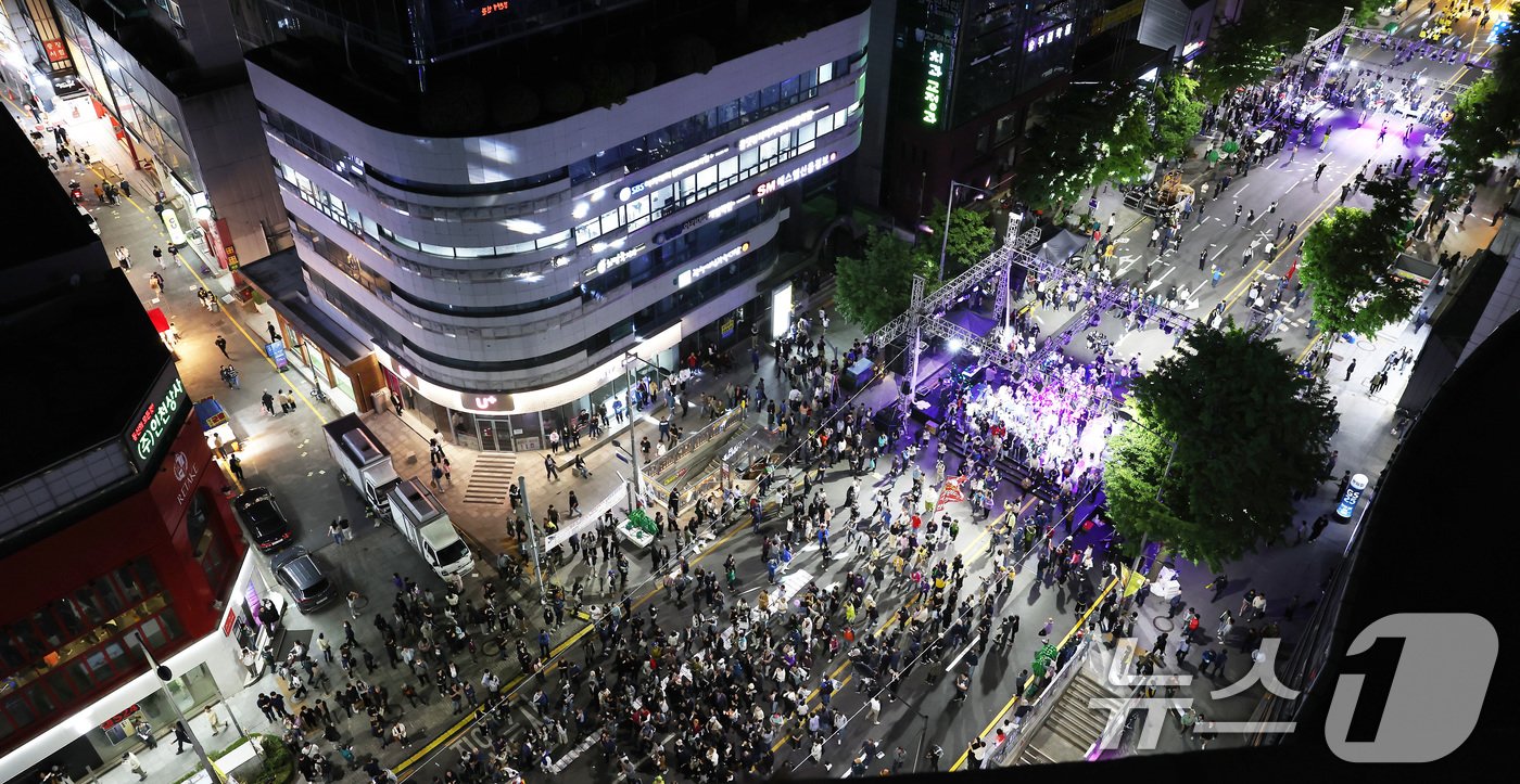 17일 오후 광주 동구 금남로 일대에서 제44주년 5·18 민주화운동 전야제가 열리고 있다. &#40;공동취재&#41; 2024.5.17/뉴스1 ⓒ News1 안은나 기자