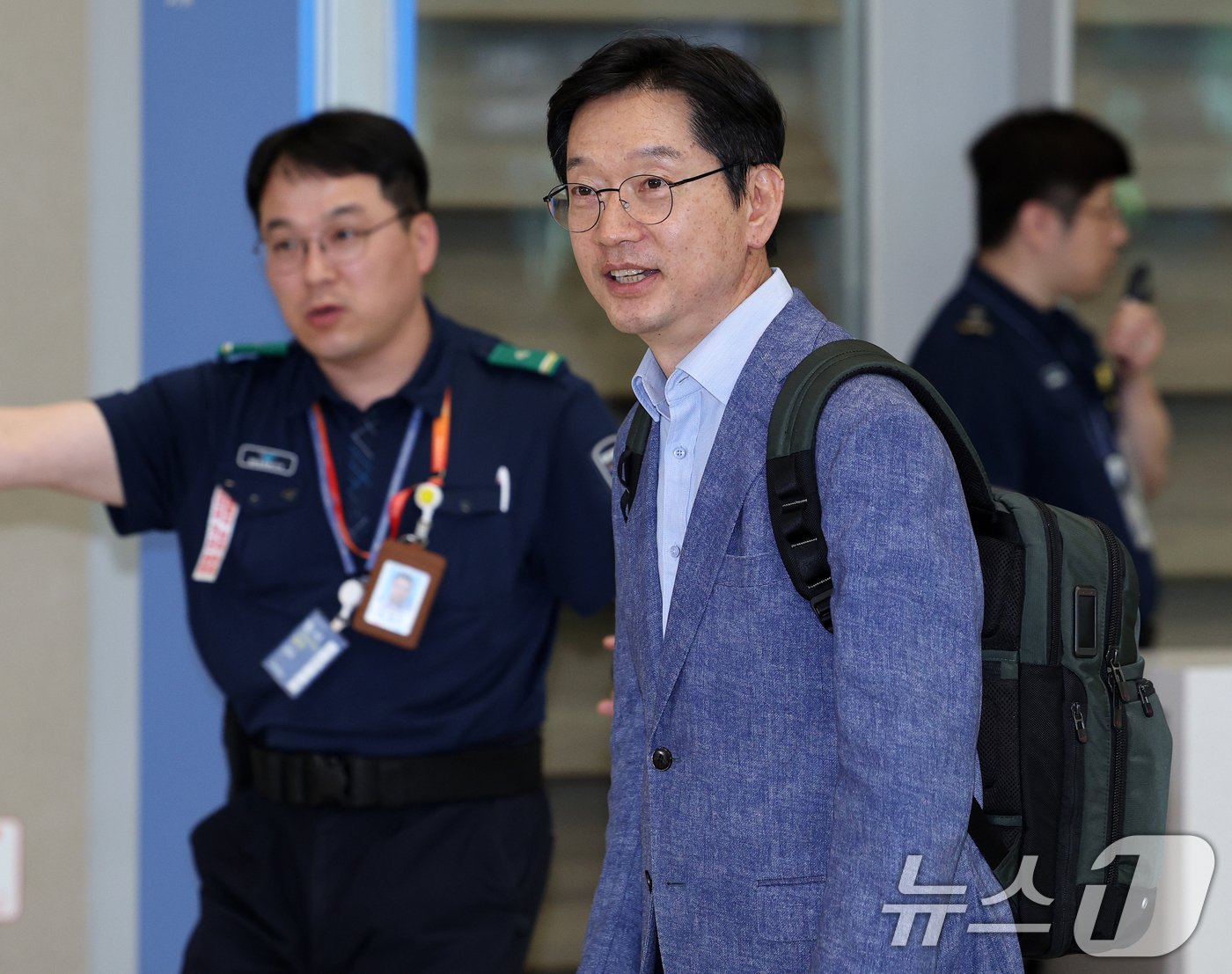 영국 유학 중인 김경수 전 경남도지사가 19일 인천국제공항을 통해 귀국하고 있다.  2024.5.19/뉴스1 ⓒ News1 신웅수 기자