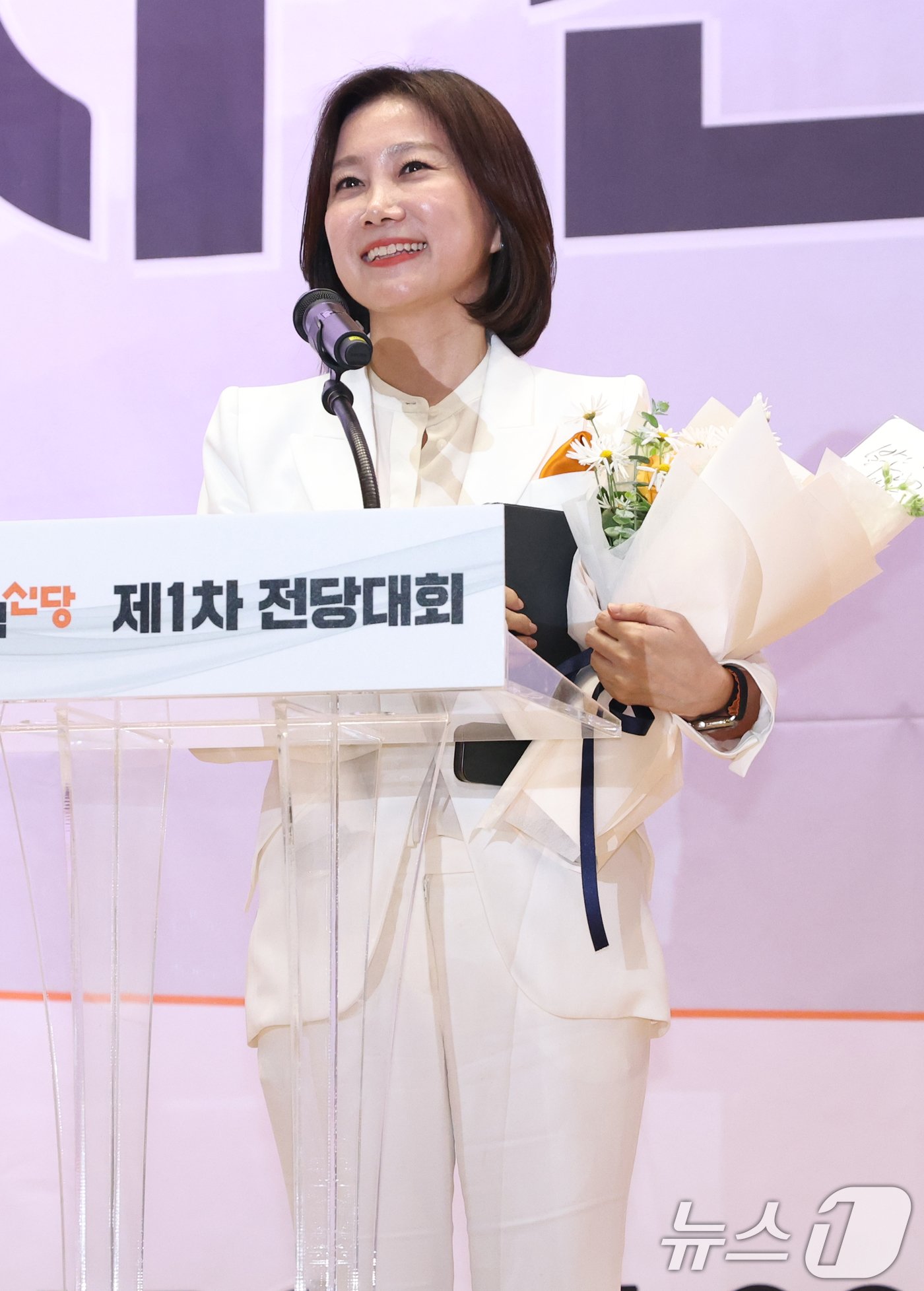 본문 이미지 - 허은아 개혁신당 신임 대표가 19일 서울 여의도 국회 의원회관에서 열린 개혁신당 전당대회에서 당 대표 수락연설을 하고 있다. 2024.5.19/뉴스1 ⓒ News1 송원영 기자