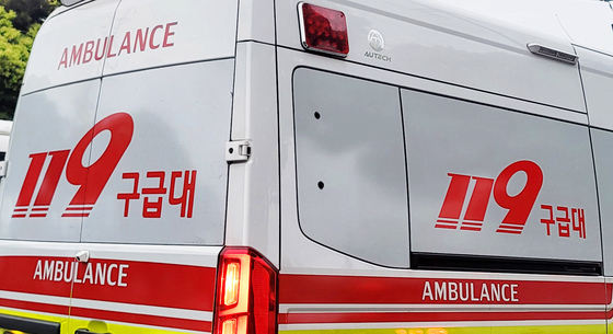 제주서 축사 지붕 세척하던 근로자 5m 높이서 추락…머리 다쳐