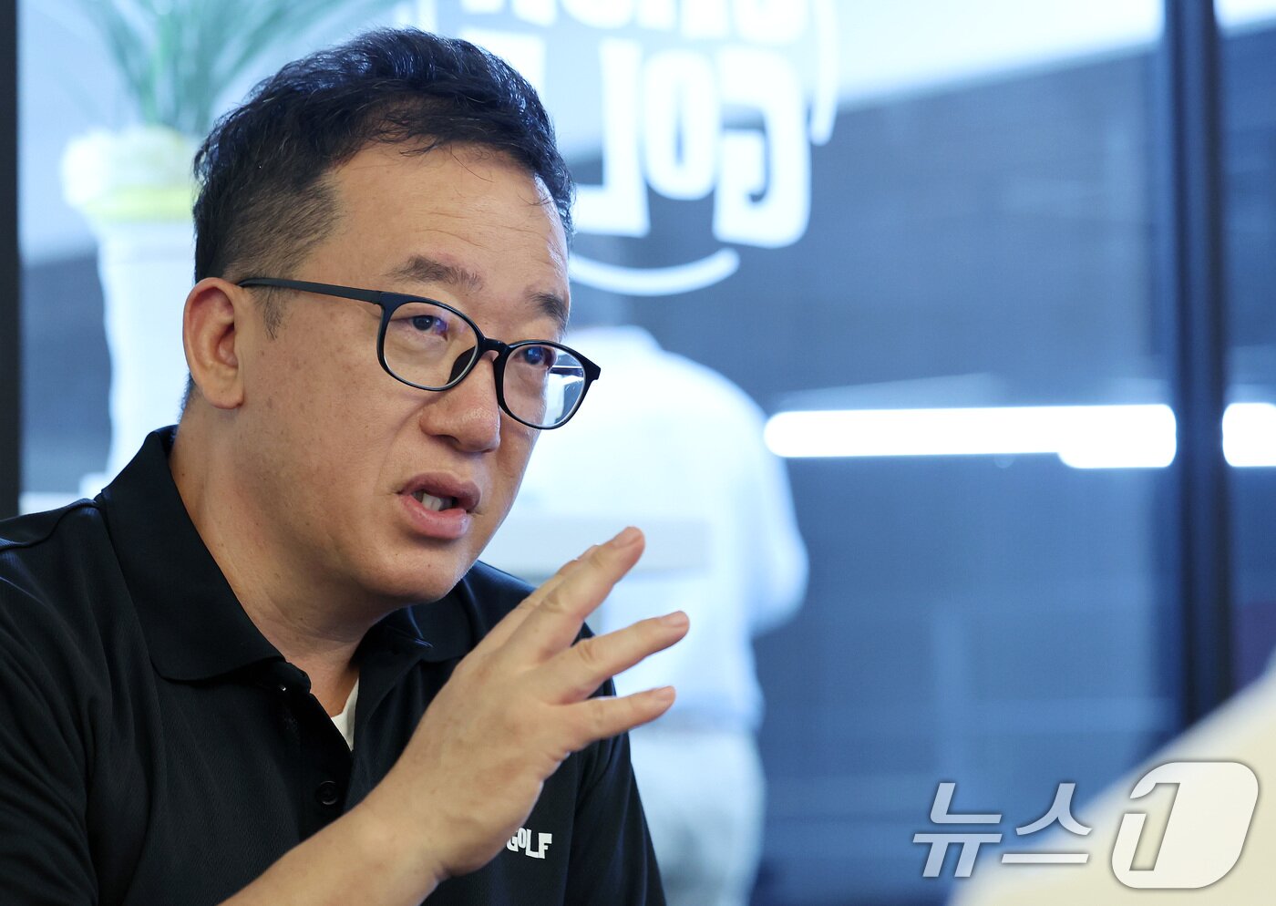 본문 이미지 - 조성준 쇼골프 대표가 20일 서울 강서구 공항동에 위치한 쇼골프 매장에서 뉴스1과 인터뷰를 갖고 있다. 2024.5.20/뉴스1 ⓒ News1 이동해 기자