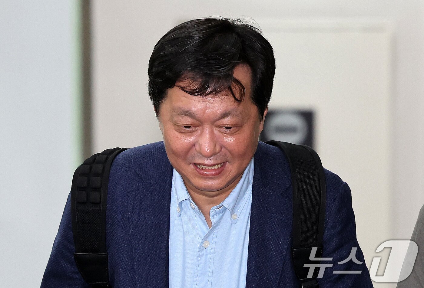 본문 이미지 - 이재명 더불어민주당 대표의 최측근인 정진상 전 당대표 정무조정실장이 21일 오전 서울 서초구 서울중앙지법에서 열린 대장동 개발비리와 성남FC 불법후원 의혹 사건에 대한 공판에 출석하고 있다. 2024.5.21/뉴스1 ⓒ News1 박지혜 기자