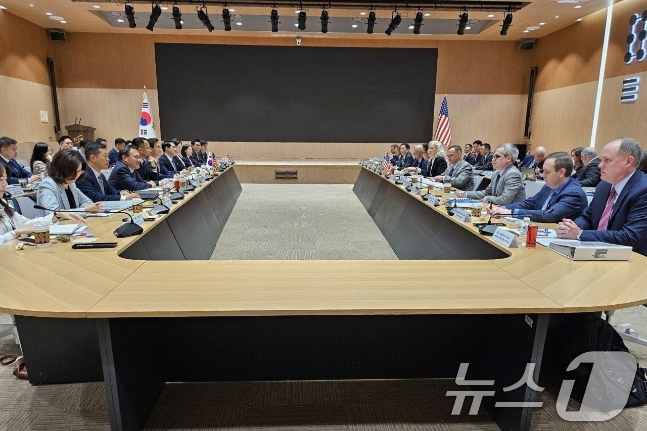 본문 이미지 - 제12차 한미 방위비분담특별협정&#40;SMA&#41; 체결을 위한 제2차 회의 모습. &#40;외교부 제공&#41; 2024.5.21/뉴스1
