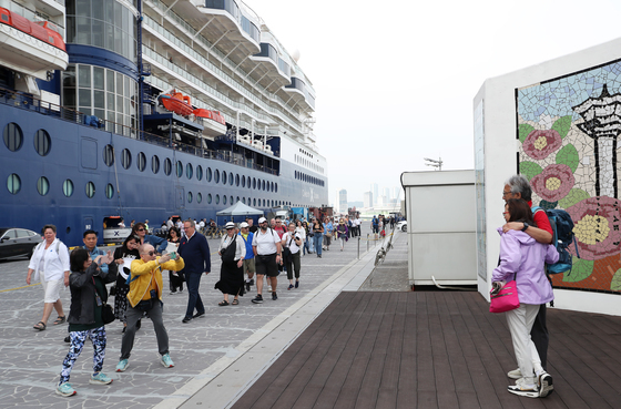 해수부, '설 연휴 크루즈 입출항 상황반' 구성…외국인 관광객 출입국 지원