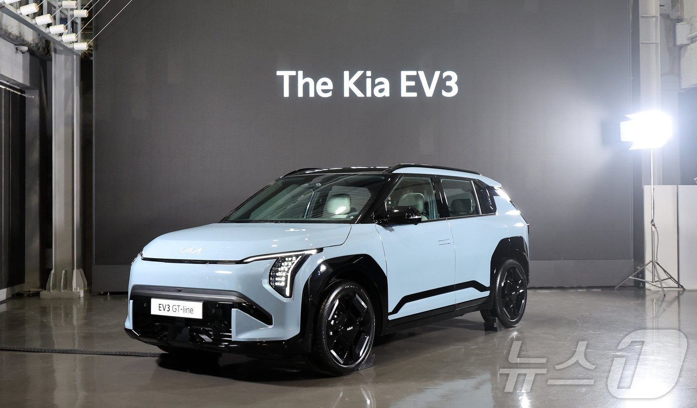 본문 이미지 - 기아의 소형 전기 SUV 'EV3' 2024.5.23/뉴스1 ⓒ News1 박지혜 기자