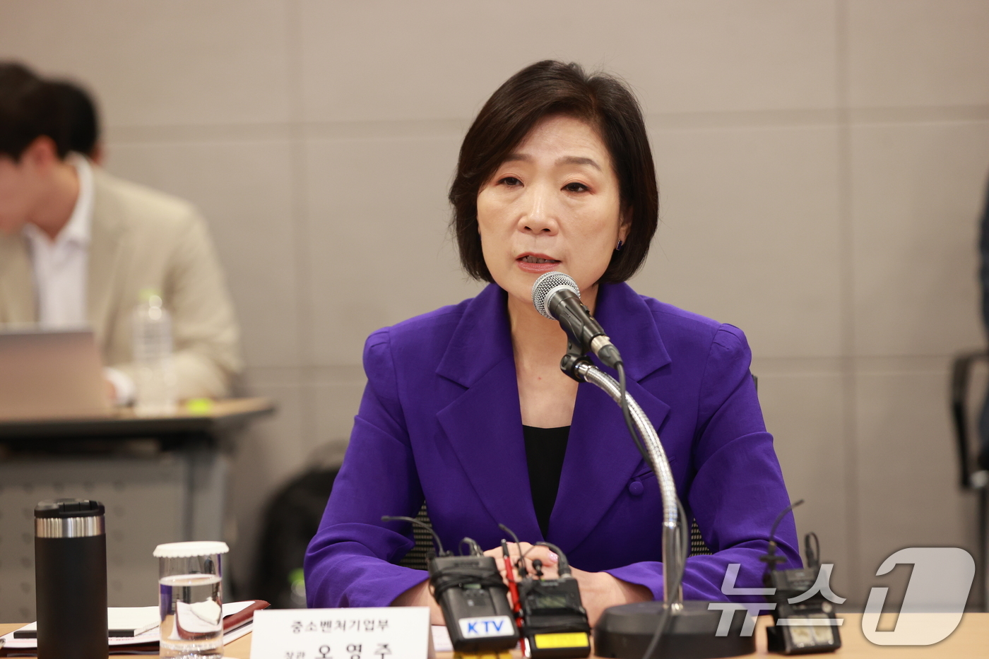 (서울=뉴스1) = 오영주 중소벤처기업부 장관이 22일 서울 중구 대한상공회의소에서 열린 'EU CBAM 대응 중소기업 지원방안 발표 간담회'에서 인사말을 하고 있다. (중소벤처기 …