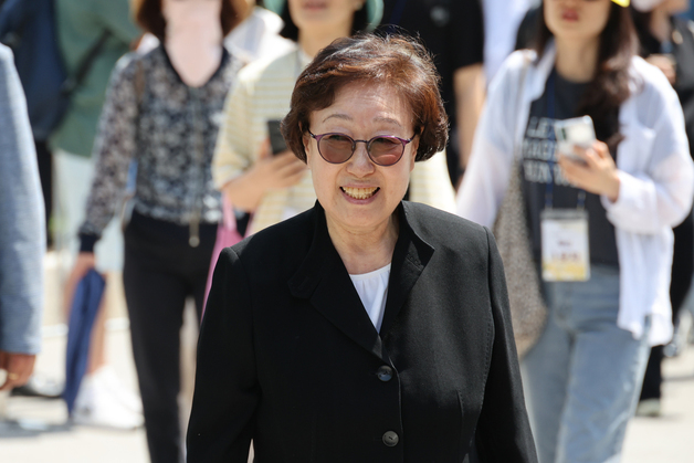 '국정원 불법 사찰 피해' 한명숙 전 총리, 국가배상 소송 2심도 패소