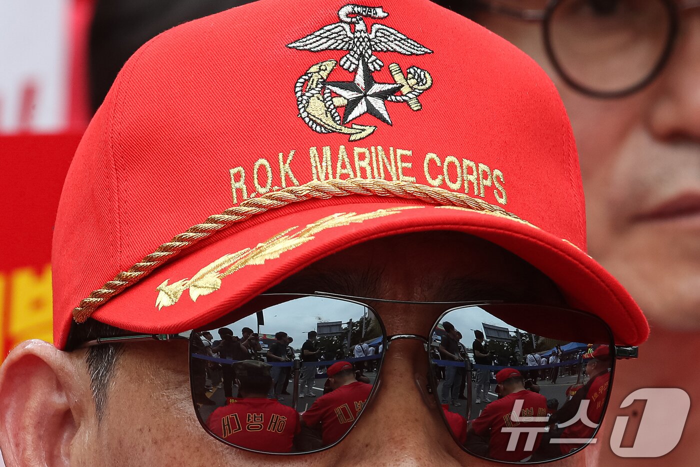 본문 이미지 - 25일 오후 서울 중구 숭례문 인근에서 열린 범야당 및 시민사회 '채상병 특검법 거부 규탄 및 통과 촉구 범국민대회'에서 해병대 예비역들이 참가하고 있다. 2024.5.25/뉴스1 ⓒ News1 이승배 기자