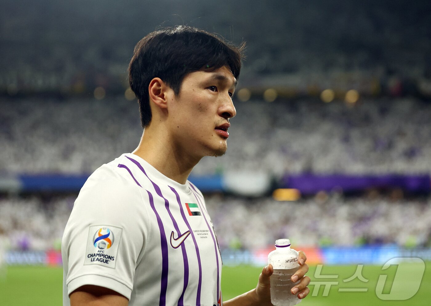 본문 이미지 - 생애 처음으로 ACL 정상에 오른 알아인의 박용우. ⓒ 로이터=뉴스1