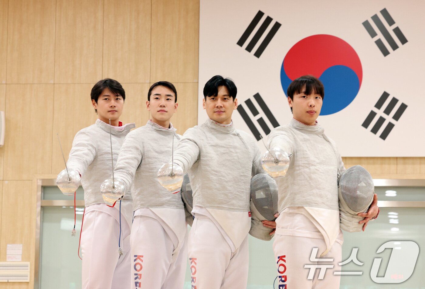본문 이미지 - 올림픽 3연패를 노리는 펜싱 남자 사브르 대표팀 오상욱(왼쪽부터), 도경동, 구본길, 박상원. /뉴스1 DB ⓒ News1 이동해 기자