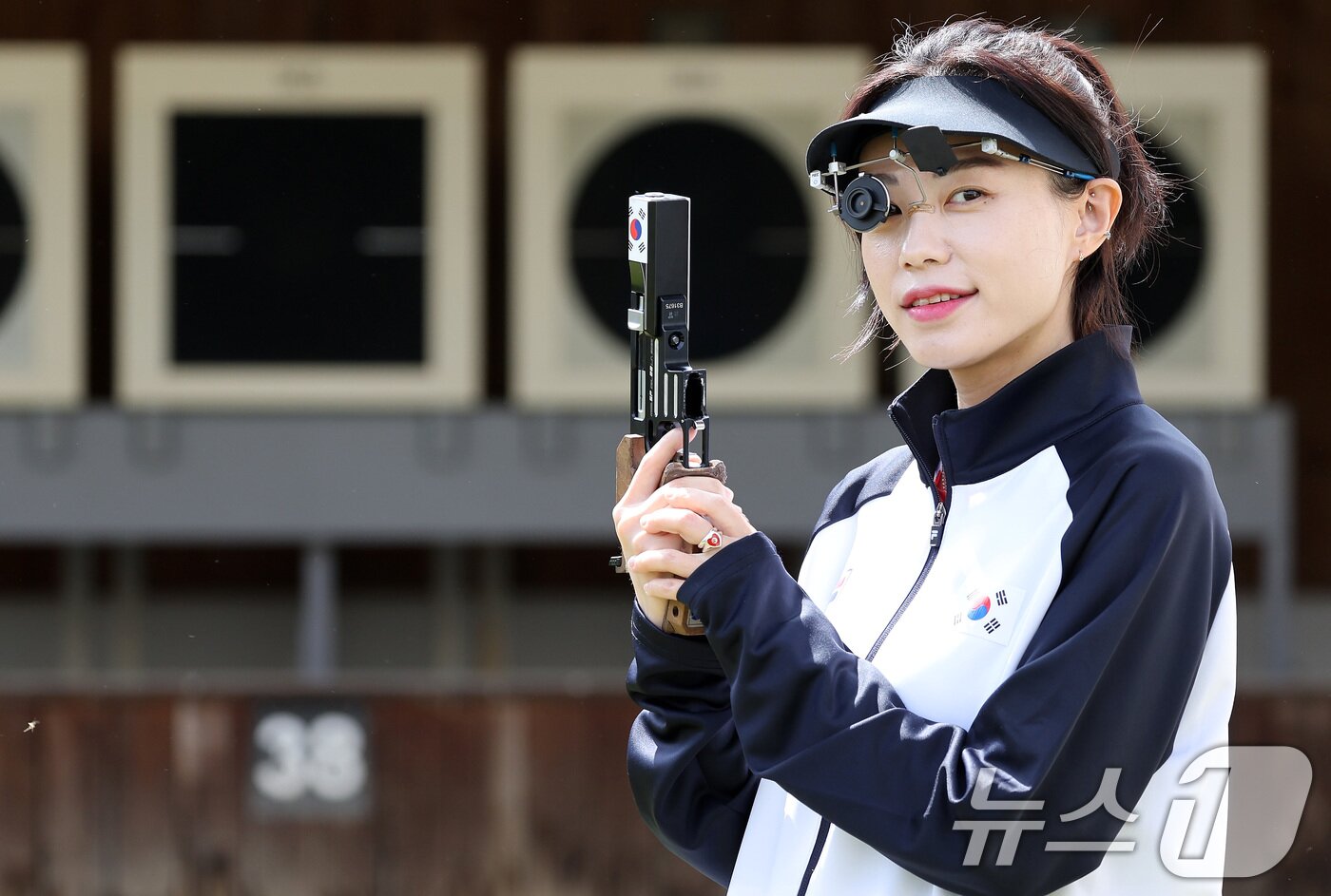 본문 이미지 - 파리 올림픽을 통해 스타로 발돋움한 사격의 김예지. 아마추어 선수들에게 올림픽이나 아시안게임은, 축구의 손흥민이나 야구 이정후가 될 수 있는 기회다. ⓒ News1 이동해 기자