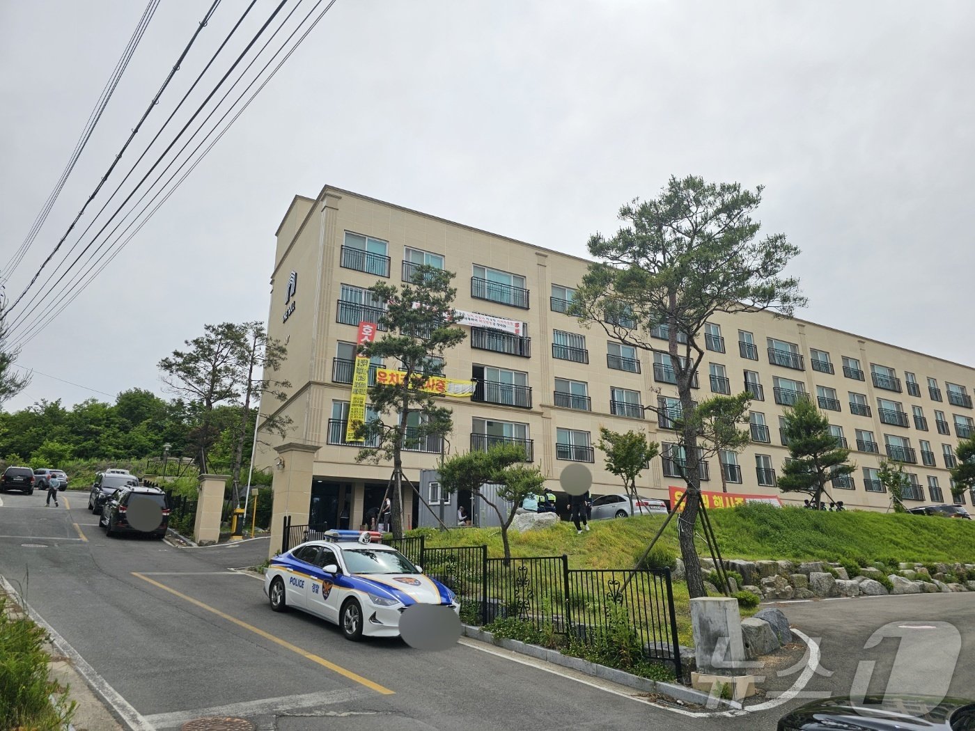 본문 이미지 - 몸싸움이 일어난 유치권 현장 전경 2024.5.27/뉴스1 신성훈 기자