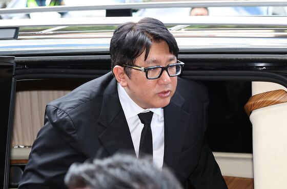 금융당국, 방시혁 '부정거래 혐의' 내주 결론…하이브, 5%대 하락[핫종목]