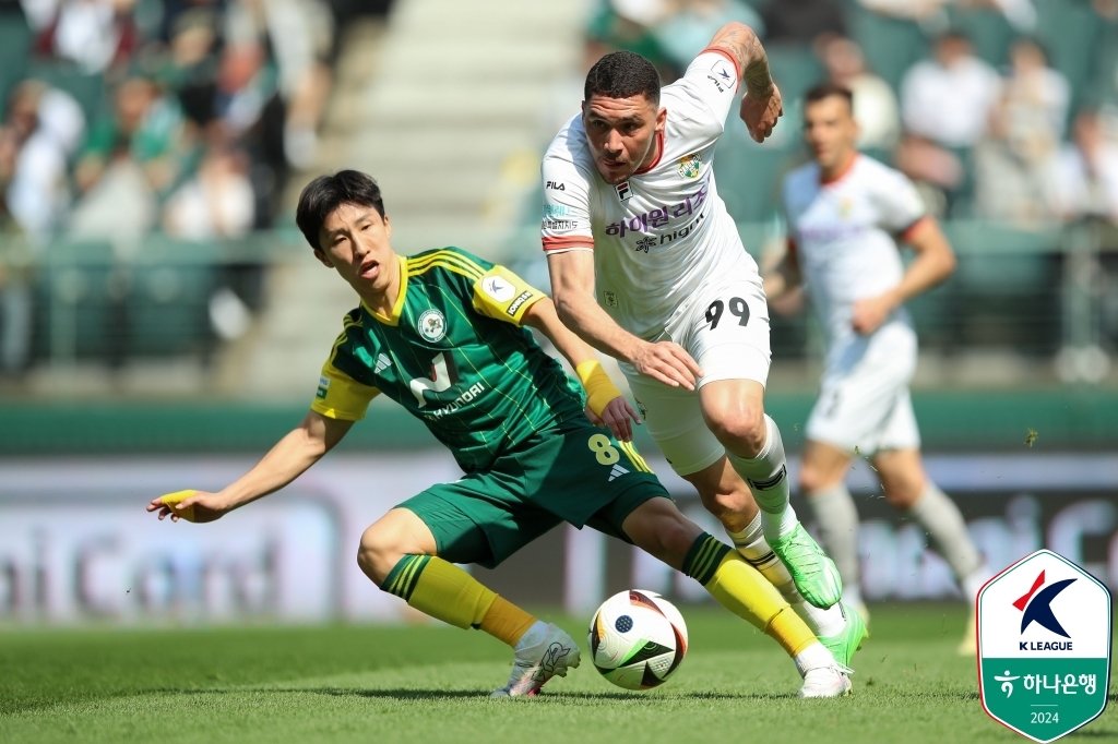 지난 4월 7일 열린 전북과 강원의 경기 모습&#40;한국프로축구연맹 제공&#41; 