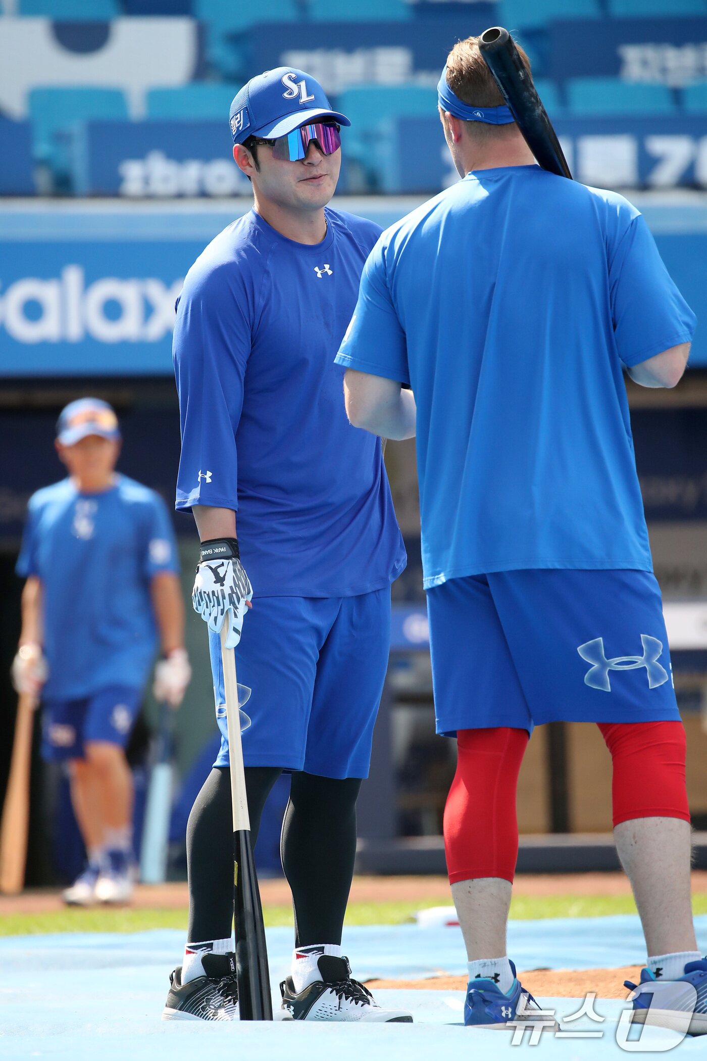 본문 이미지 - 오재일과 1대 1 맞트레이드를 통해 KT에서 삼성으로 이적한 박병호가 29일 오후 대구 삼성라이온즈파크에서 몸을 풀고 있다. 2024.5.29/뉴스1 ⓒ News1 공정식 기자