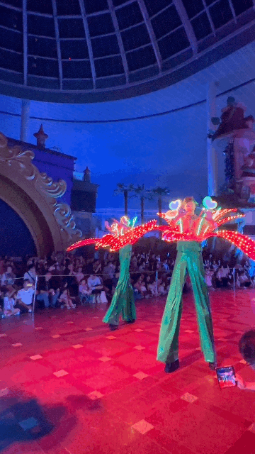 본문 이미지 -  다양한 볼거리를 선보이는 퍼레이드ⓒ News1 윤슬빈 기자