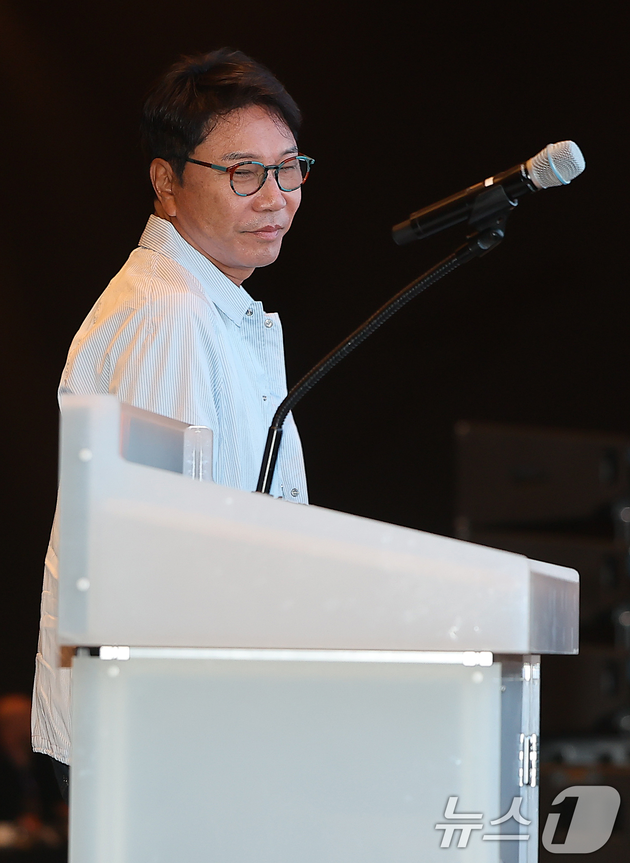 (서울=뉴스1) 김진환 기자 = 이수만 SM엔터테인먼트 전 총괄 프로듀서가 30일 오전 서울 영등포구 여의도 콘래드호텔에서 열린 국제저작권관리단체연맹(CISAC) 세계총회에 참석해 …