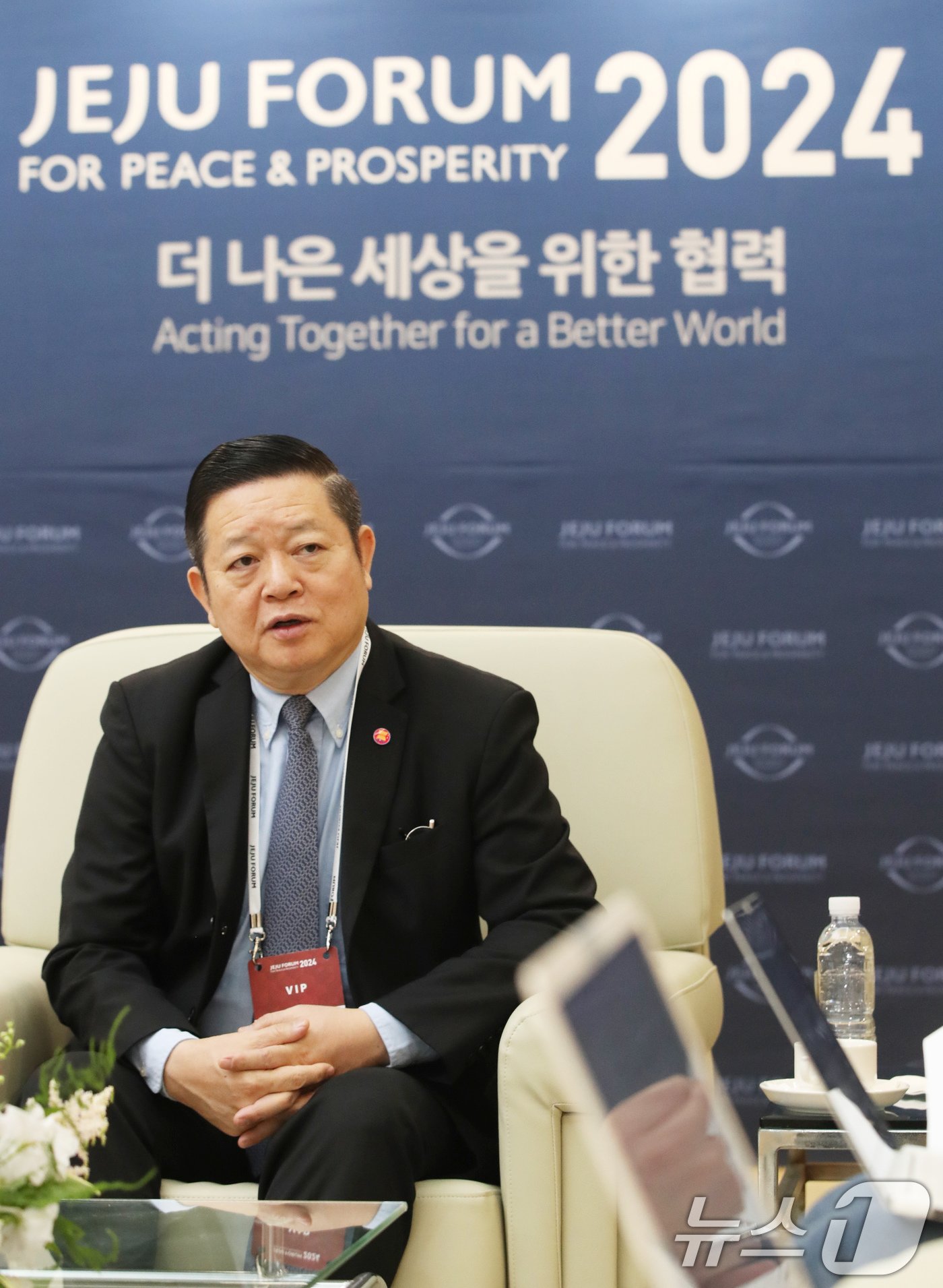 본문 이미지 - 까으 끔 후은 아세안 사무총장이 31일 제19회 제주포럼이 열리는 서귀포시 제주국제컨벤션센터에서 뉴스1제주본부와 인터뷰를 하고 있다. 2024.5.31/뉴스1 ⓒ News1 오현지 기자