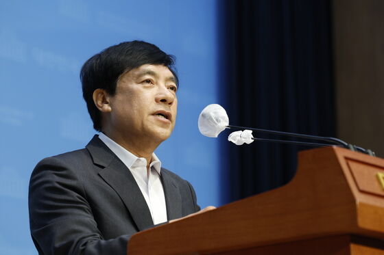 '김학의 출금 수사 외압' 이성윤 오늘 대법 선고…1·2심 무죄