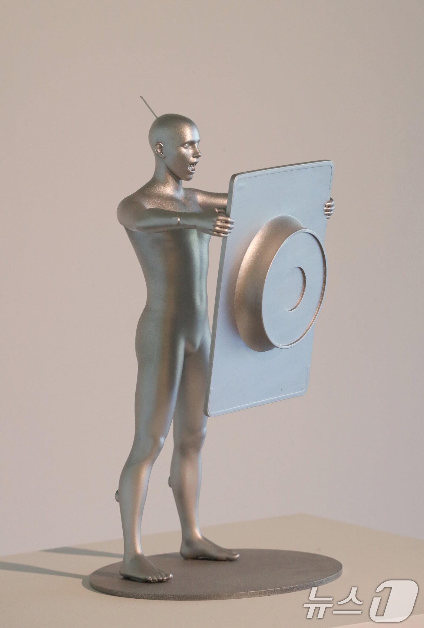 본문 이미지 - '2024 기회소득 예술인 페스티벌' 박다빈 작가 작업 ⓒ News1 김영운 기자