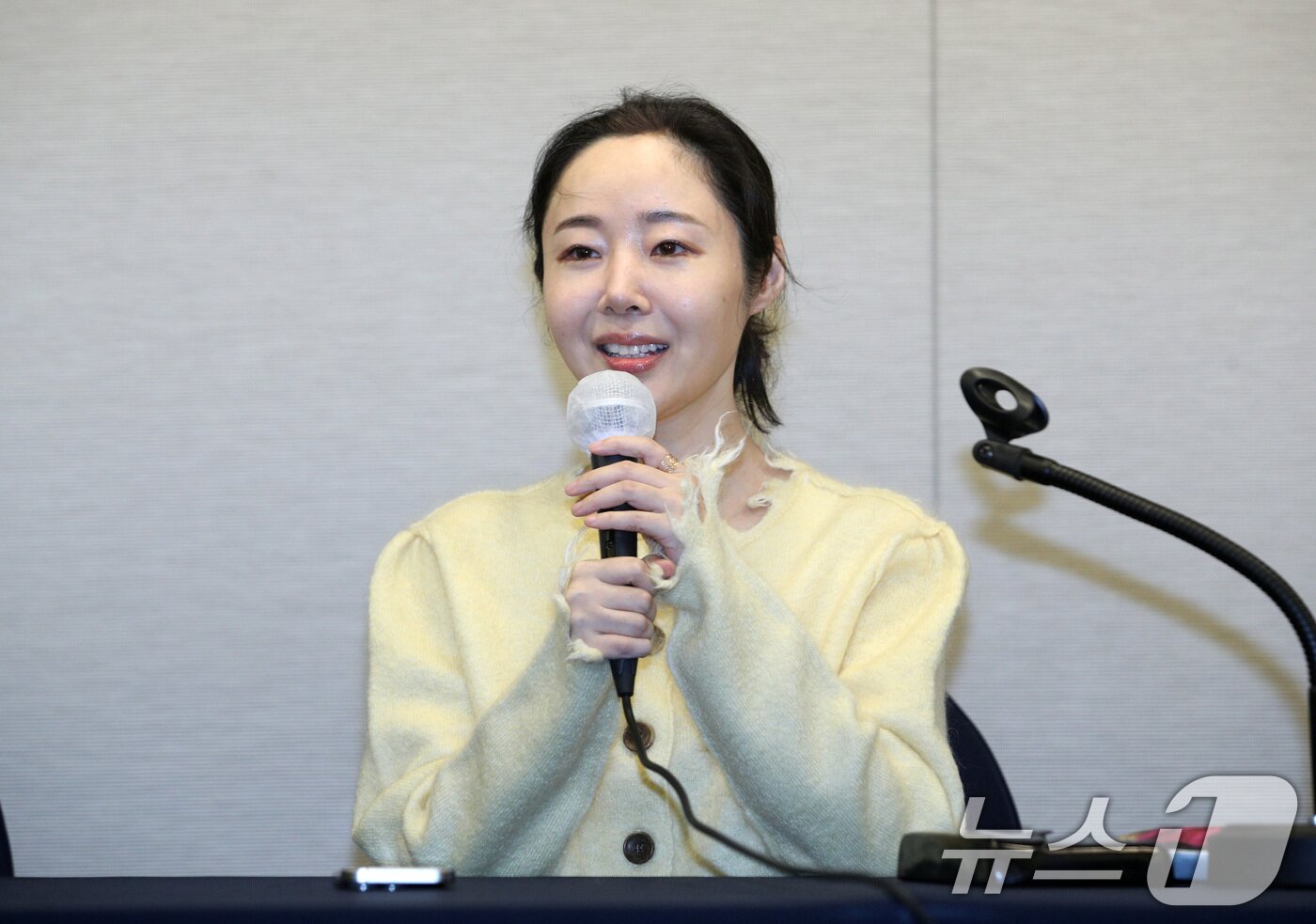 본문 이미지 - 민희진 어도어 대표가 31일 오후 서울 중구 프레스센터에서 어도어 임시주주총회 관련 기자회견을 하고 있다. (공동취재) 2024.5.31/뉴스1 ⓒ News1 이재명 기자