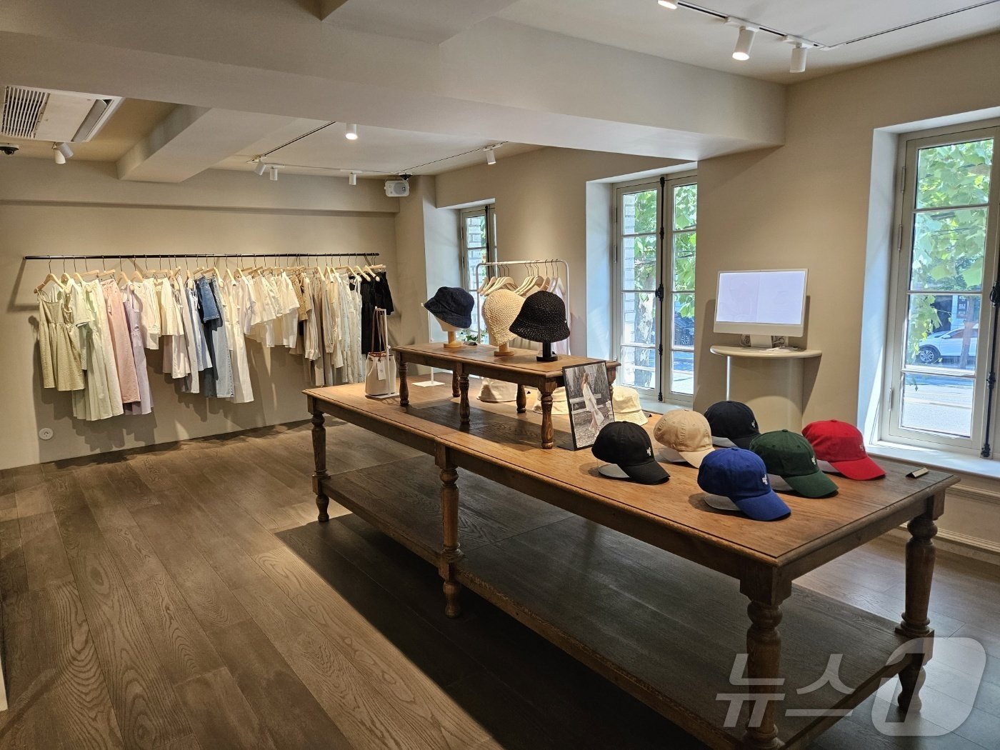 본문 이미지 - 드파운드가 31일 서울 마포구 드파운드 합정 쇼룸에서 9주년 팝업스토어 '드파운드 데이'를 열었다.ⓒ 뉴스1/김진희 기자.