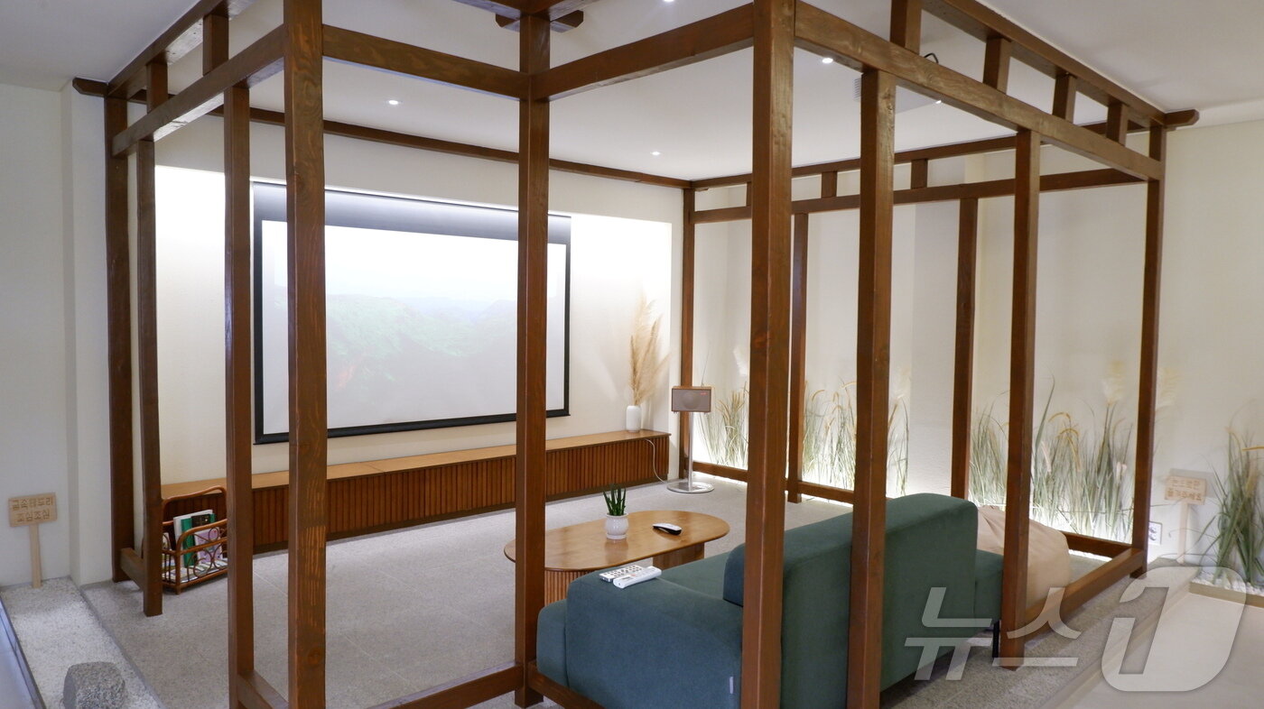 본문 이미지 -  황오여관 거실ⓒ News1 윤슬빈 기자