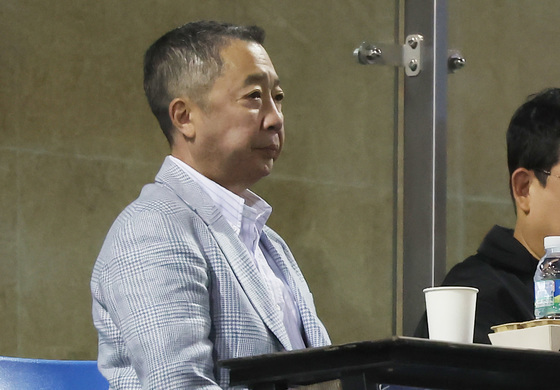 두산 박정원 회장·박지원 부회장 오늘 네팔행…"실종자 수색 지원"