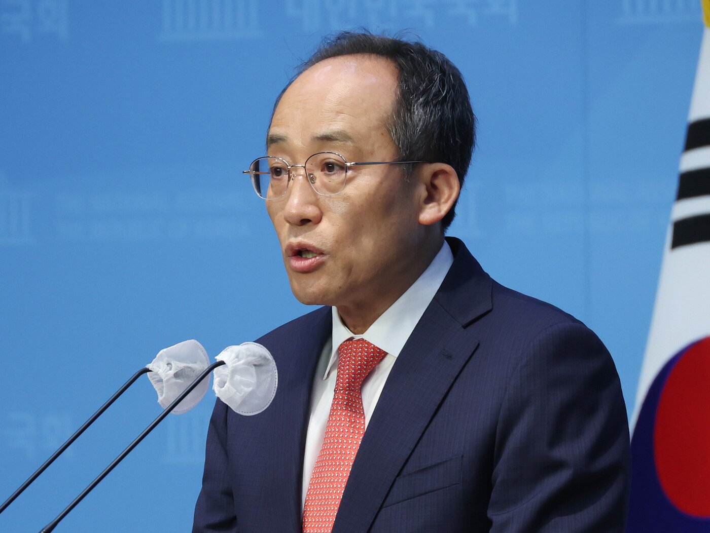 본문 이미지 - 추경호 국민의힘 의원이 5일 서울 여의도 국회 소통관에서 기자회견을 열고, 원내대표 선거 출마를 선언하고 있다. 2024.5.5/뉴스1 ⓒ News1 구윤성 기자
