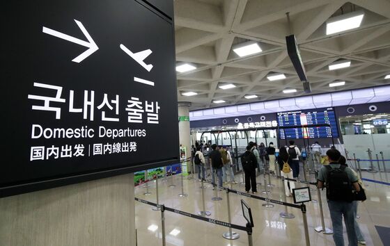 폭우로 차질 빚었던 청주공항 항공편 운항 정상화