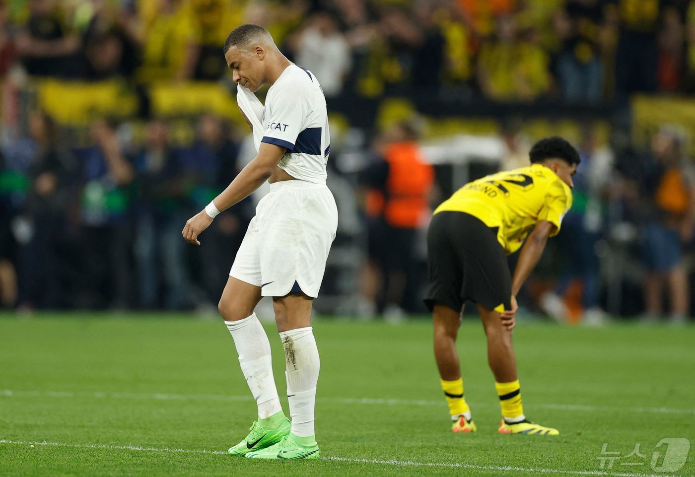 본문 이미지 - 도르트문트와의 UCL 4강 1차전서 침묵했던 음바페. ⓒ AFP=뉴스1