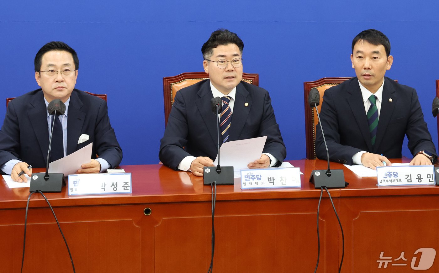 본문 이미지 - 박찬대 더불어민주당 원내대표가 7일 서울 여의도 국회에서 열린 원내대책회의에서 발언을 하고 있다. 2024.5.7/뉴스1 ⓒ News1 송원영 기자