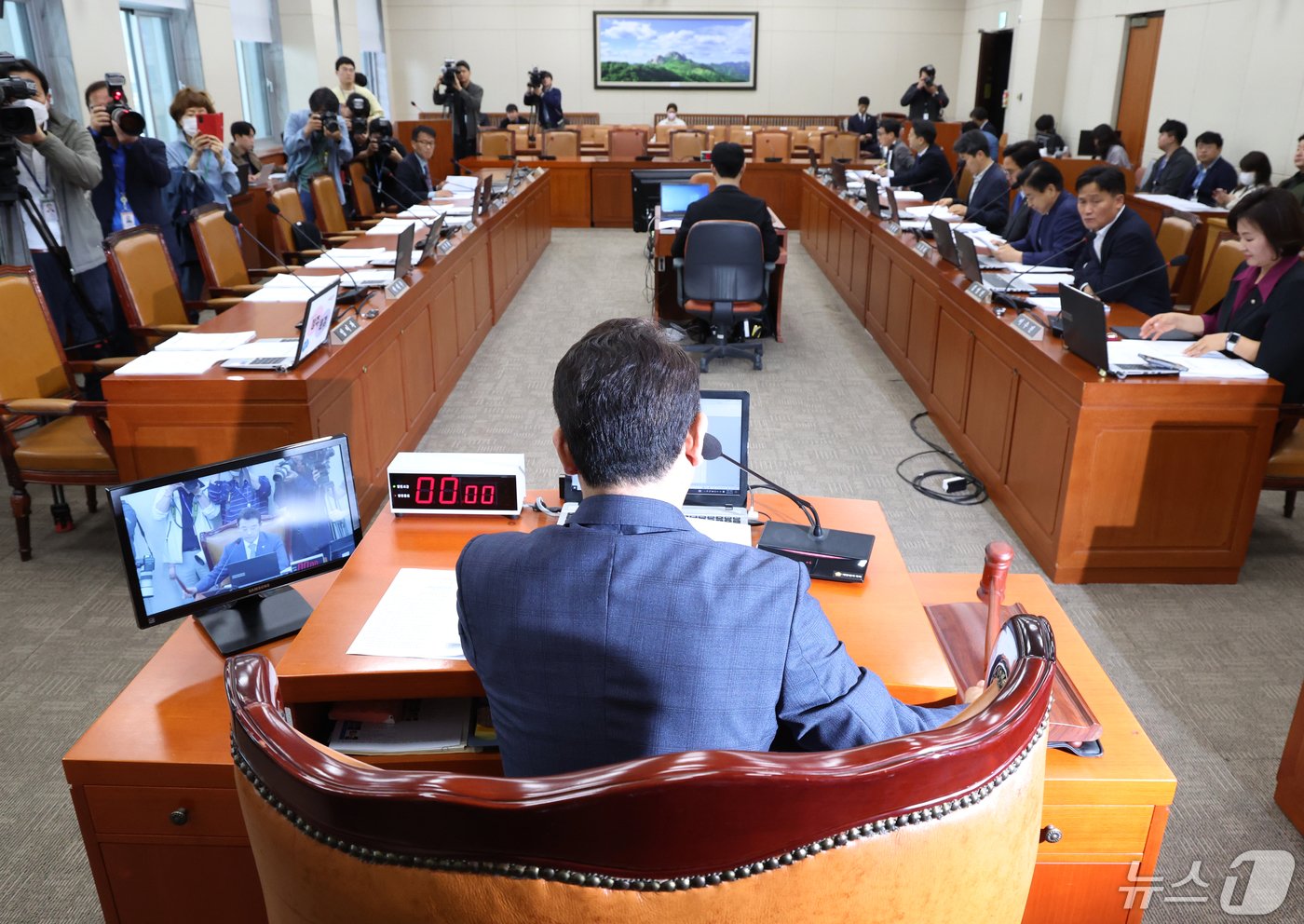 박정 국회 환노위 위원장이 7일 서울 여의도 국회에서 열린 환경노동위원회 전체회의를 주재하고 있다. 2024.5.7/뉴스1 ⓒ News1 송원영 기자