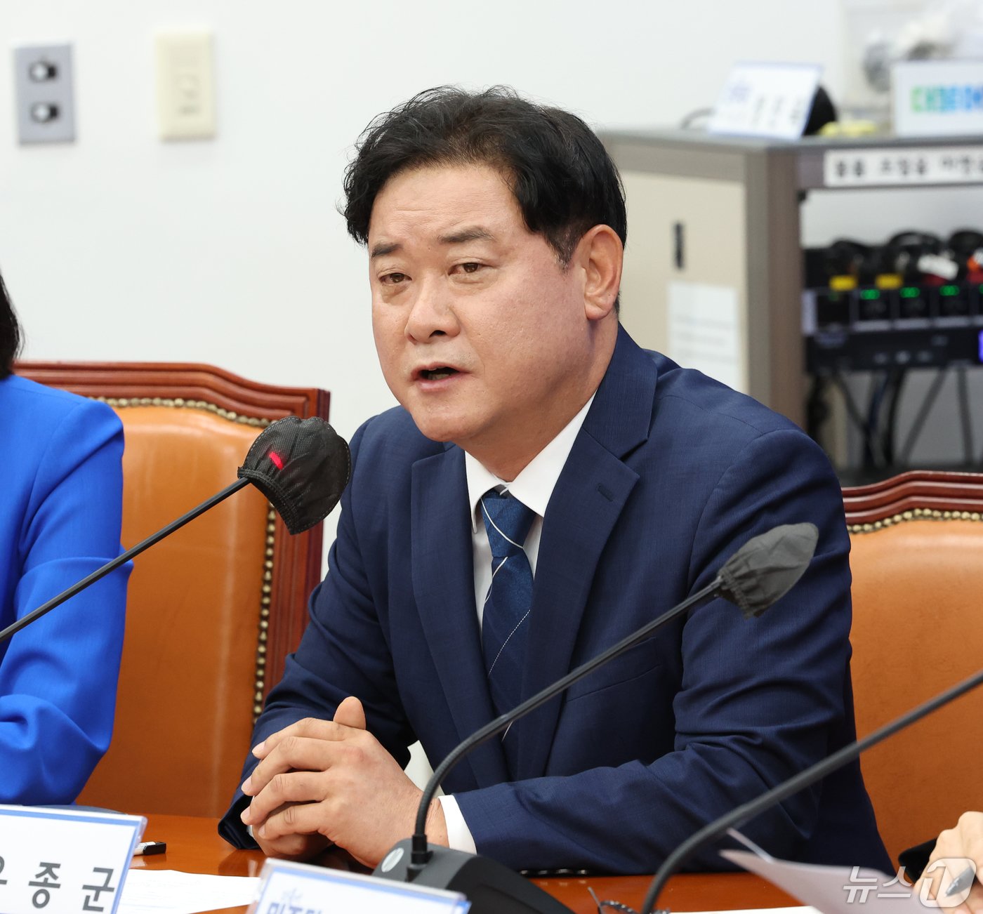 본문 이미지 - 윤종군 더불어민주당 원내대변인이 7일 서울 여의도 국회에서 열린 원내대책회의에서 발언을 하고 있다. 2024.5.7/뉴스1 ⓒ News1 송원영 기자