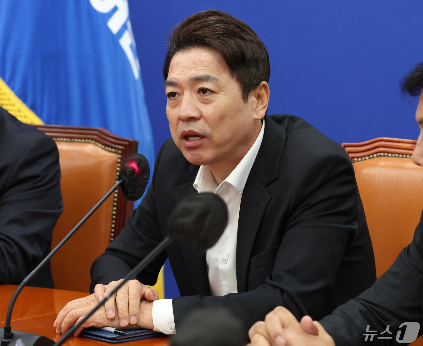 본문 이미지 - 부승찬 더불어민주당 원내부대표가 7일 서울 여의도 국회에서 열린 원내대책회의에서 발언을 하고 있다. 2024.5.7/뉴스1 ⓒ News1 송원영 기자