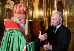 [사진] '대관식' 마치고 키릴 총대주교와 미사 참석한 푸틴