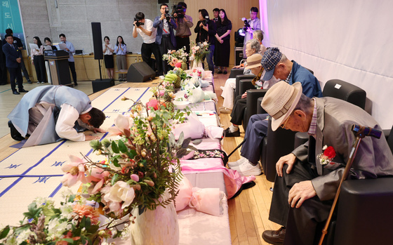 영동군 내년부터 '100세 축하금' 지급…1인당 50만원